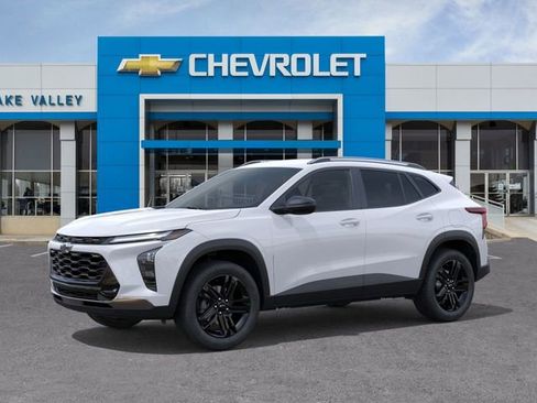 New 2026 Chevrolet Trax ACTIV w/ Driver Confidence Package image 2