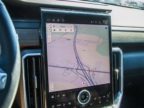 Used 2024 GMC Acadia Denali w/ Super Cruise Package image 33