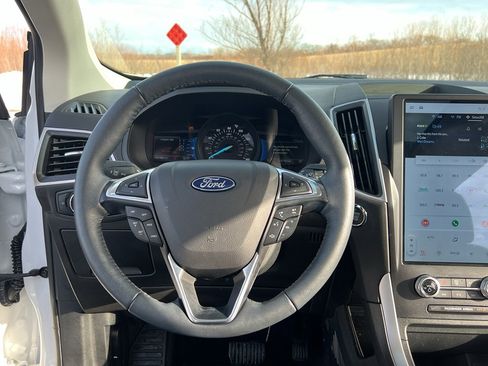 Used 2024 Ford Edge SEL w/ Convenience Package image 32