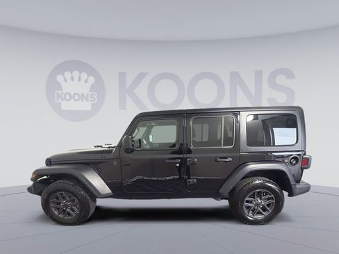 Used 2024 Jeep Wrangler Sport S image 2