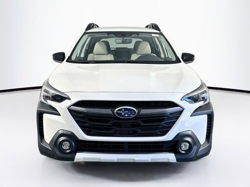 Used 2023 Subaru Outback Limited AWD/4WD image 2