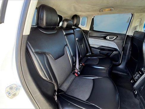 Used 2022 Jeep Compass Latitude image 24