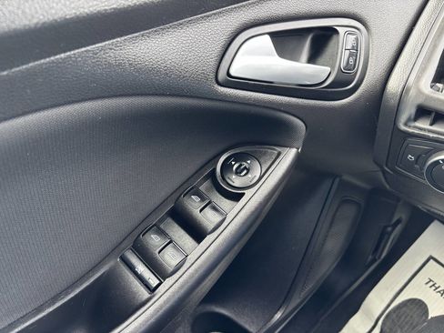 Used 2017 Ford Focus SE image 17