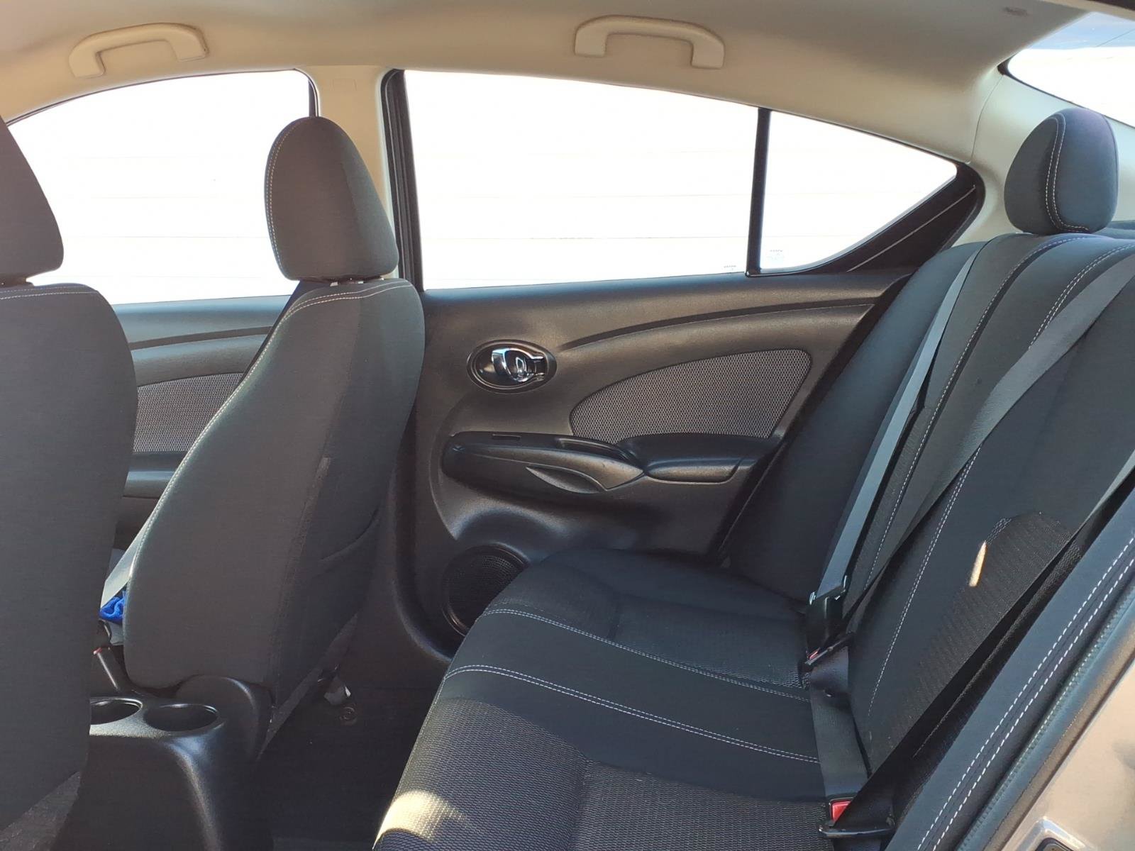 Used 2016 Nissan Versa SV FWD image 8