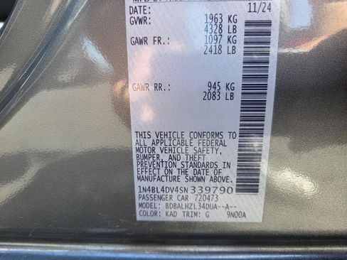 Used 2025 Nissan Altima 2.5 SV FWD image 30