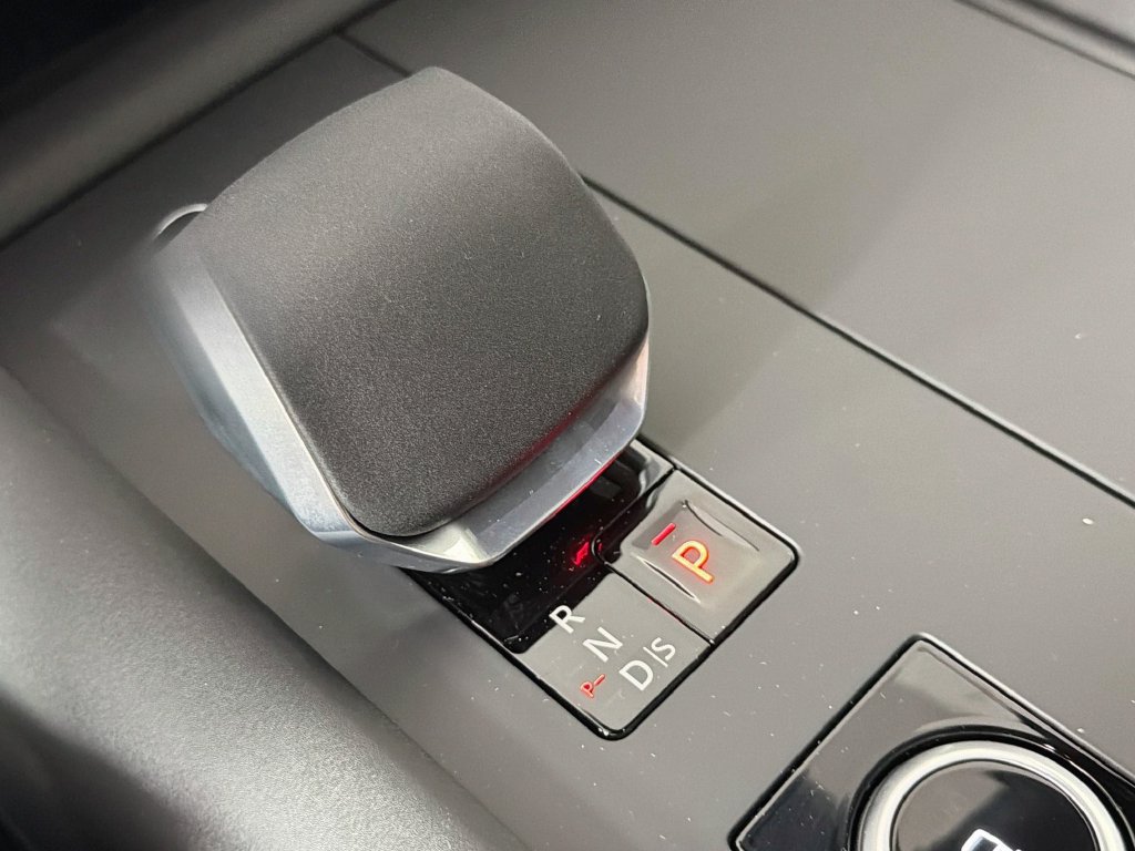 New 2026 Land Rover Discovery S AWD/4WD image 17