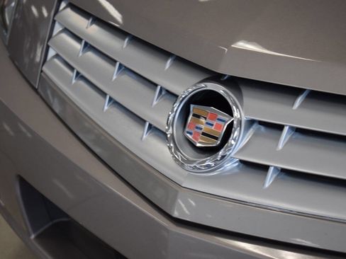 Used 2005 Cadillac XLR image 9
