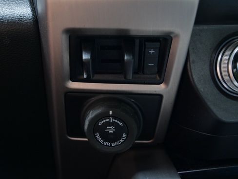 Used 2020 Ford F250 Platinum w/ FX4 Off-Road Package AWD/4WD image 14