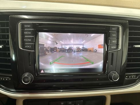 Used 2016 Volkswagen Beetle 1.8T FWD image 99
