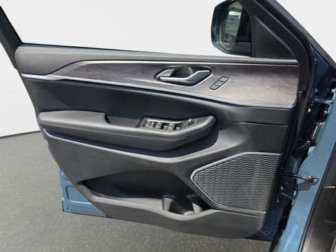 New 2026 Jeep Grand Cherokee L Limited AWD/4WD image 25
