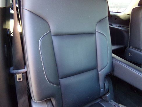 Used 2016 Chevrolet Suburban LT image 40