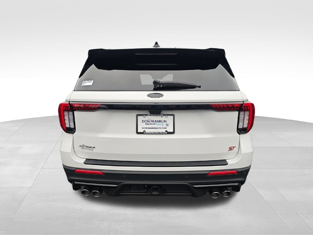 Used 2025 Ford Explorer ST AWD/4WD image 4