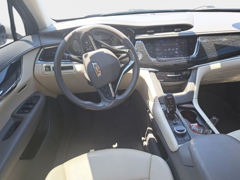 Used 2020 Cadillac XT6 Premium Luxury FWD image 18