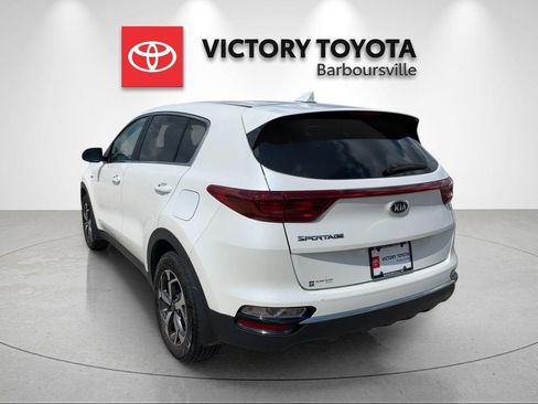 Used 2022 Kia Sportage LX AWD/4WD image 3