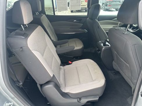 Used 2024 Chevrolet Traverse LT image 21