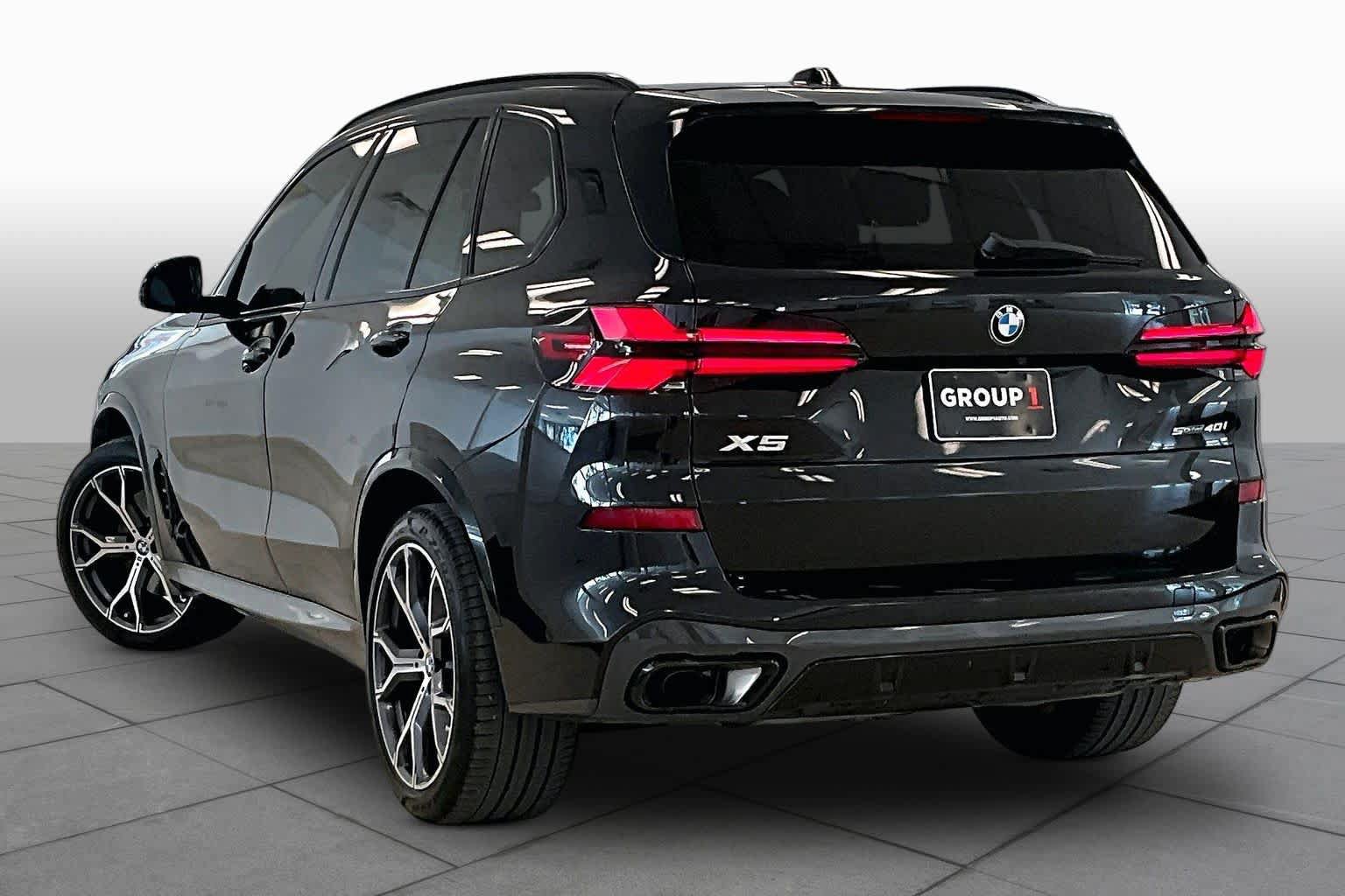 Used 2024 BMW X5 sDrive40i w/ M Sport Package RWD image 11