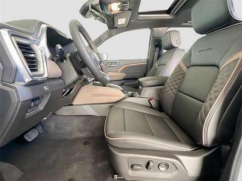 New 2026 GMC Canyon Denali image 15