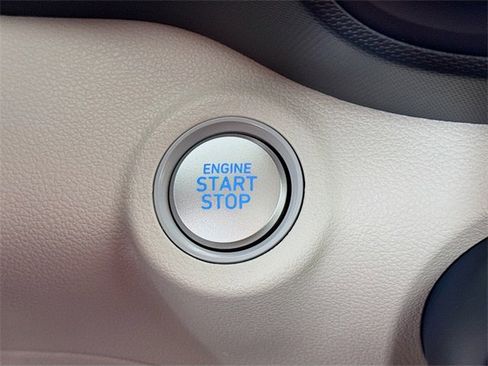 Certified 2024 Hyundai Venue Limited image 28