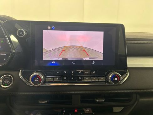 Used 2025 Chevrolet Colorado LT w/ Advanced Trailering Package AWD/4WD image 24