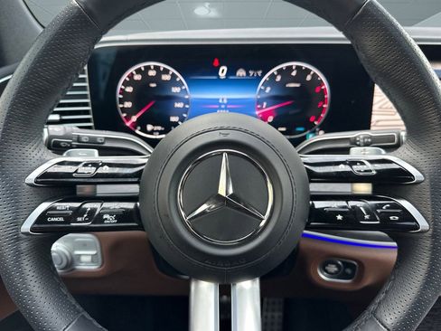 Used 2025 Mercedes-Benz GLS 450 4MATIC image 16