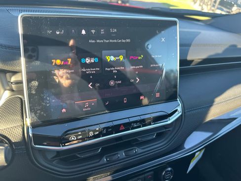 New 2026 Jeep Compass Limited image 24