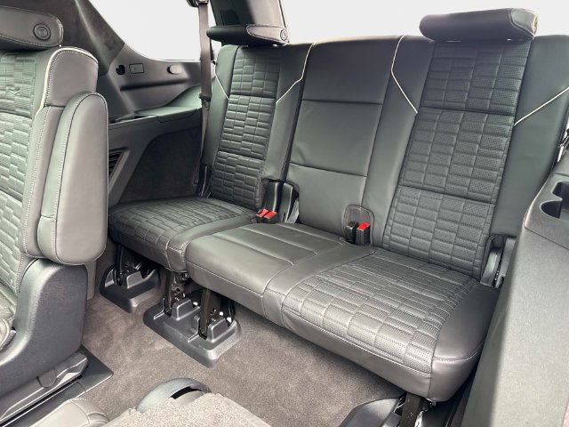 Certified 2025 Cadillac Escalade V w/ LPO, Floor Liner Package AWD/4WD image 7
