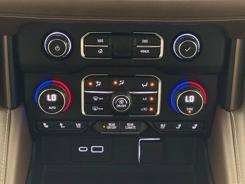Used 2022 Chevrolet Suburban High Country w/ Max Trailering Package AWD/4WD image 27