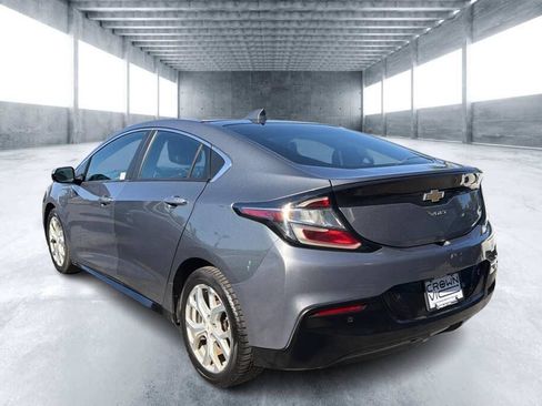 Used 2018 Chevrolet Volt Premier w/ Driver Confidence Package FWD image 4