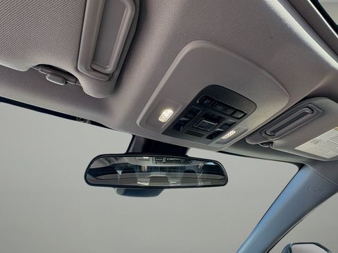 Used 2022 Toyota Camry SE w/ Cold Weather Package image 22