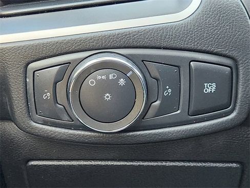 Used 2022 Ford Edge SE w/ Black Appearance Package image 27