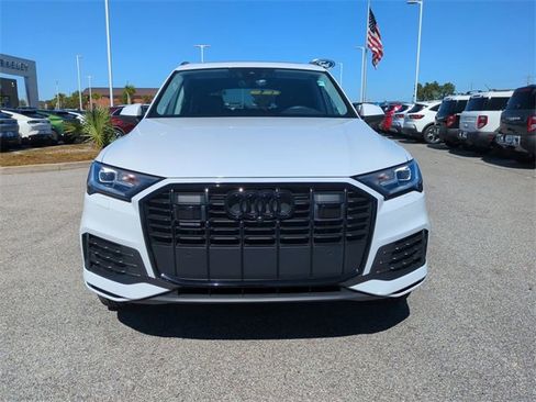 Used 2023 Audi Q7 Premium Plus image 9