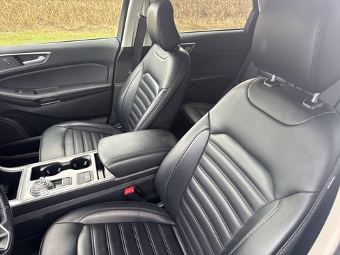 Used 2024 Ford Edge SEL image 11