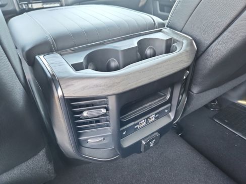 New 2025 RAM 2500 Limited image 33