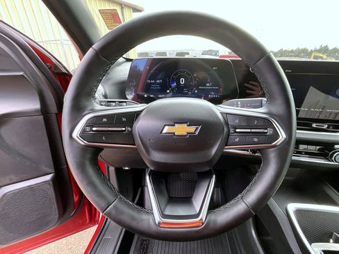 Certified 2025 Chevrolet Equinox LT w/ Safety and Technology Package image 12