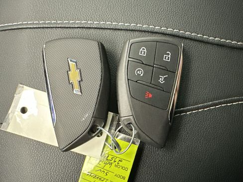 Used 2026 Chevrolet Traverse LT w/ Driver Confidence Package AWD/4WD image 33