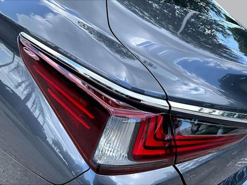 Used 2025 Lexus ES 350 w/ Premium Package FWD image 29