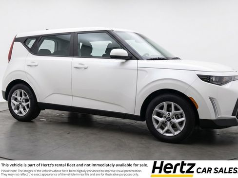 Used 2025 Kia Soul LX w/ LX Technology Package FWD image 1