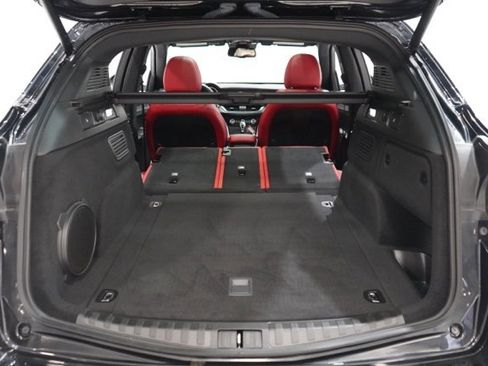 Used 2024 Alfa Romeo Stelvio Veloce image 33