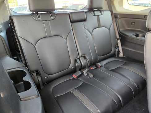 Certified 2025 Honda Pilot Touring image 17