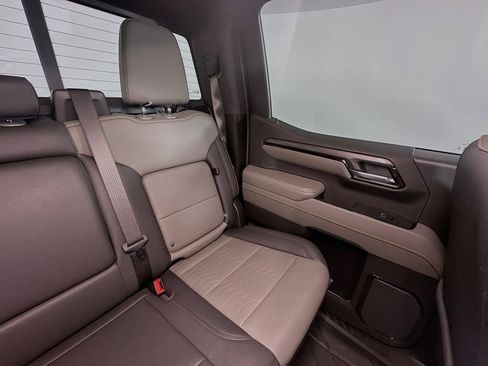 Used 2025 Chevrolet Silverado 1500 ZR2 w/ Technology Package image 14