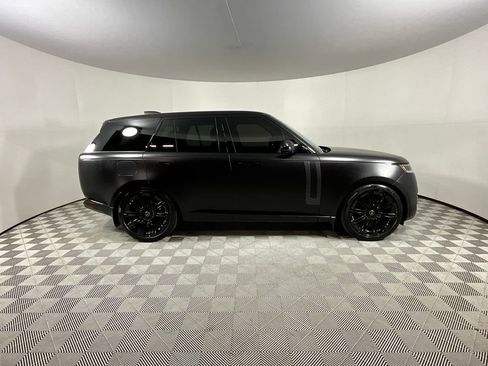 Certified 2025 Land Rover Range Rover SE image 5