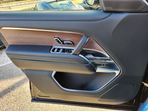 New 2026 Land Rover Range Rover SE image 16