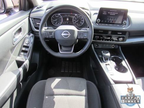 Certified 2025 Nissan Rogue SV FWD image 20