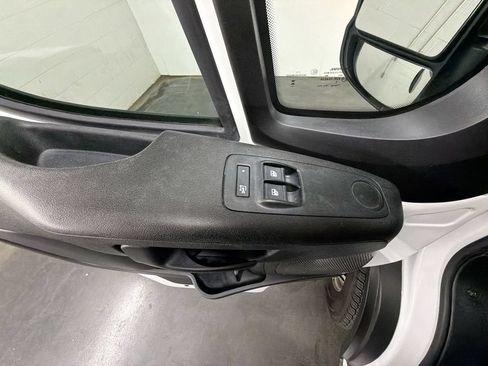 Used 2024 RAM ProMaster 2500 FWD image 21