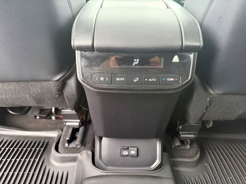 Used 2023 Toyota Highlander XSE AWD/4WD image 15