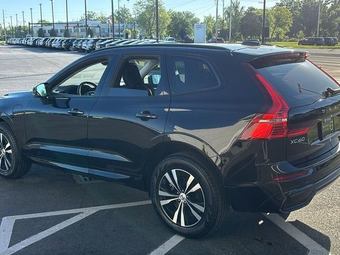 Used 2024 Volvo XC60 T8 Core AWD/4WD image 4