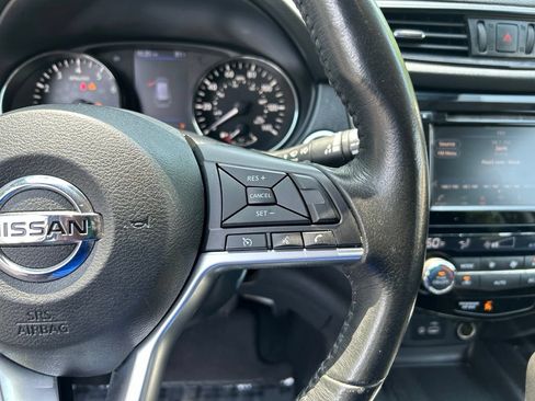 Used 2019 Nissan Rogue SV FWD image 23