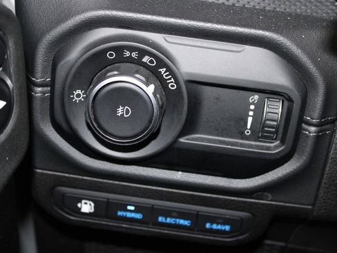 Used 2024 Jeep Wrangler Unlimited Rubicon 4xe AWD/4WD image 33