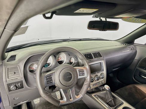 Used 2013 Dodge Challenger SRT8 RWD image 21