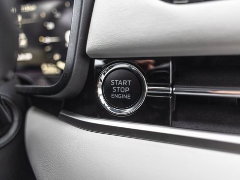 New 2026 Mitsubishi Outlander SEL image 16